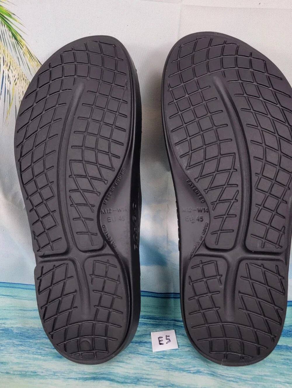 OOFOS OOahh Recovery Slides Mens 12